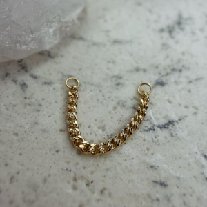 Diamond cut curb chain